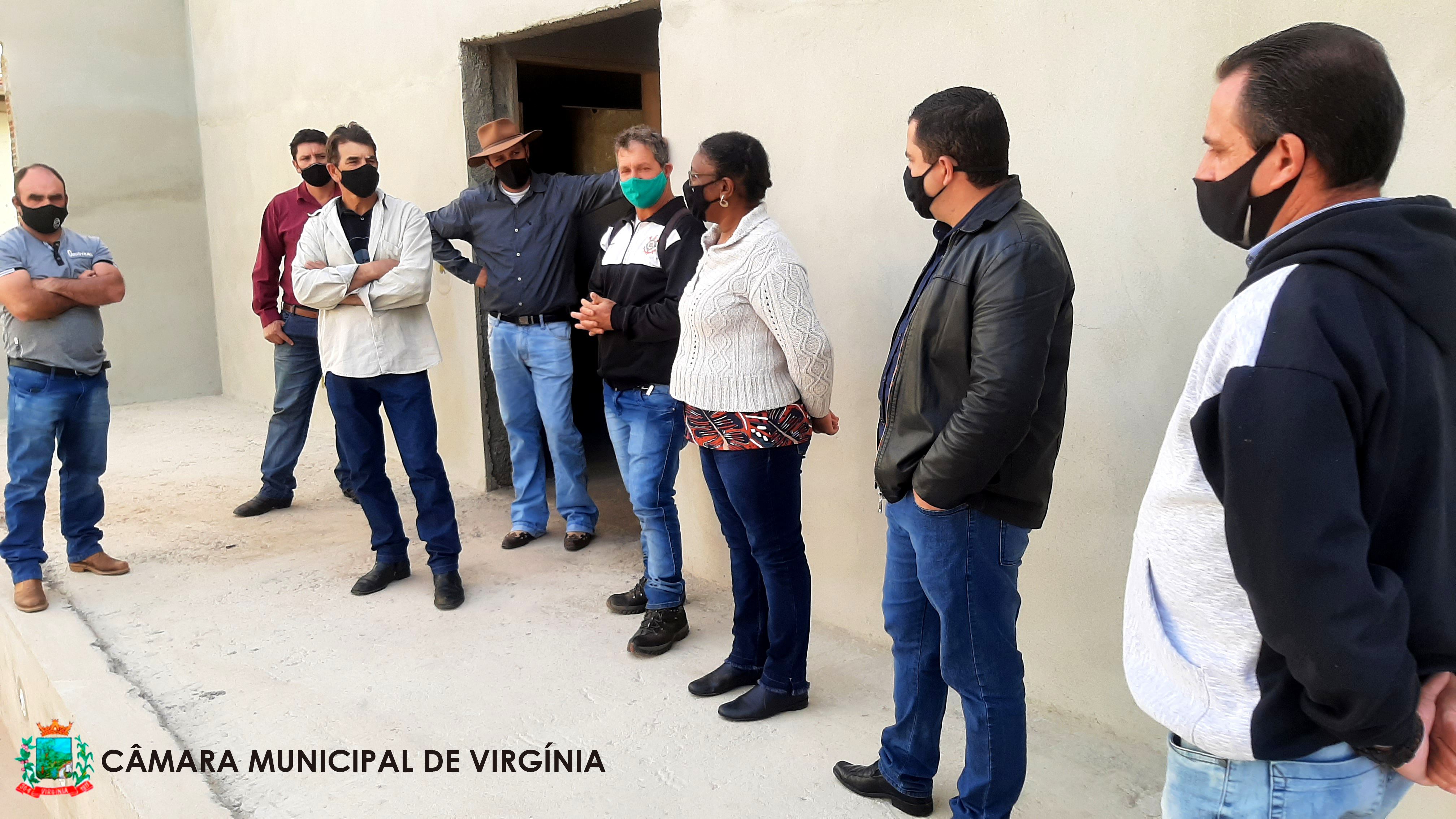 Vereadores fazem doação para as obras da piscina da APAE Virgínia